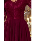 210-1 NICOLLE - sukienka z dłuższym tyłem z koronkowym dekoltem - BORDOWA